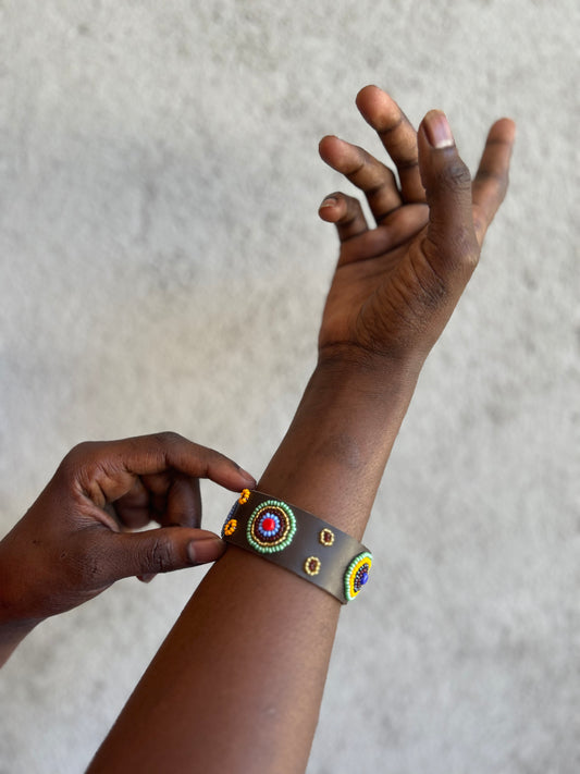 Dotted One Button Bracelet